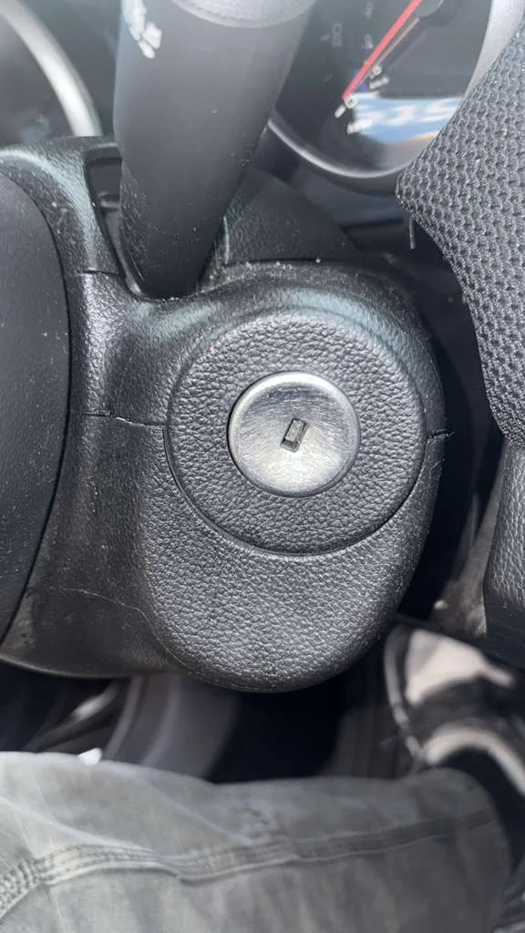 vehicle ignition and dashboard checked during key service, real company service photo 5